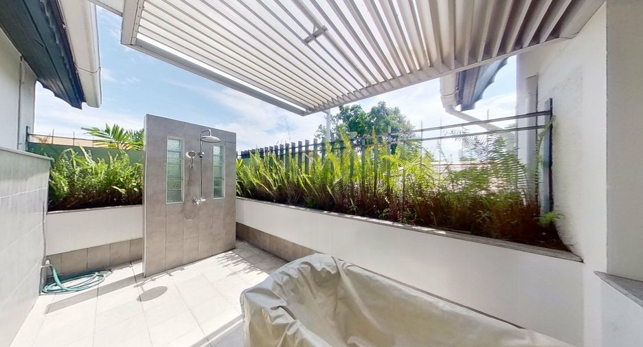 For sale 4 bedrooms villa in Mueang Chiang Mai, Chiang Mai