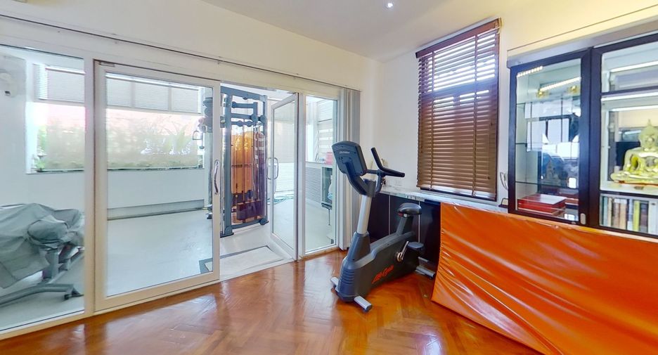 For sale 4 bedrooms villa in Mueang Chiang Mai, Chiang Mai