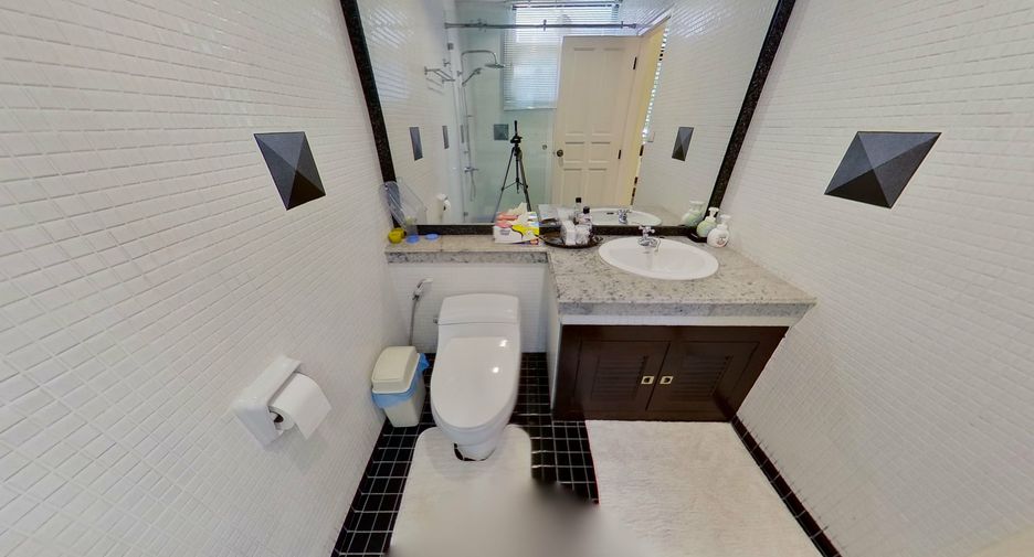 For sale 4 bedrooms villa in Mueang Chiang Mai, Chiang Mai