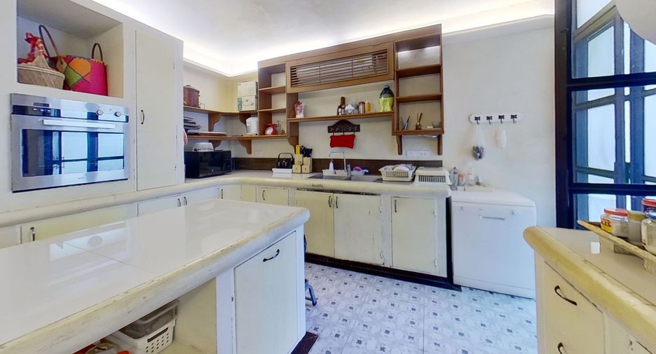 For sale 4 bedrooms villa in Mueang Chiang Mai, Chiang Mai