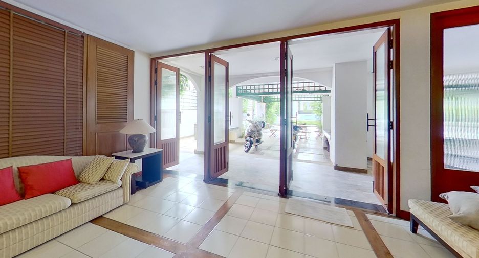 For sale 4 bedrooms villa in Mueang Chiang Mai, Chiang Mai