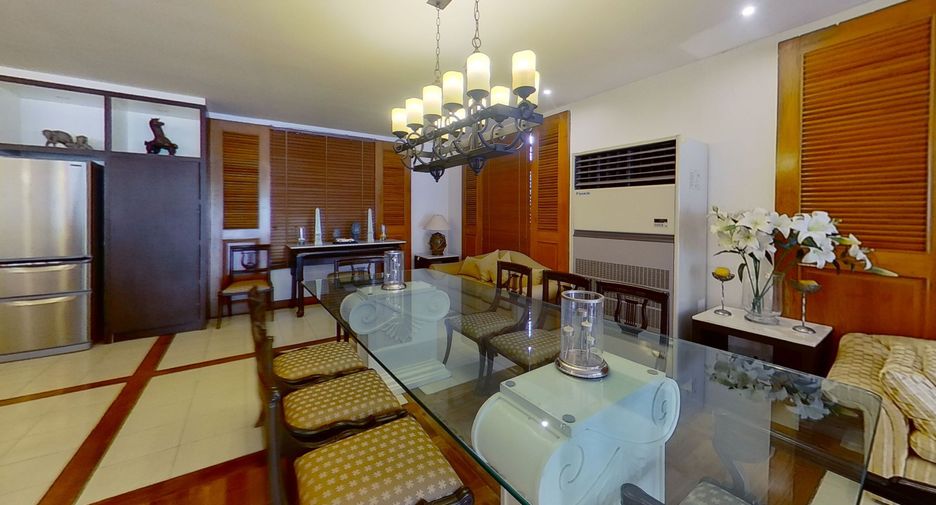 For sale 4 bedrooms villa in Mueang Chiang Mai, Chiang Mai