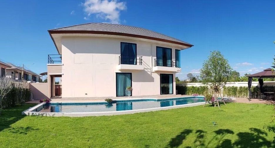 For rent 4 bedrooms villa in Bang Lamung, Chonburi