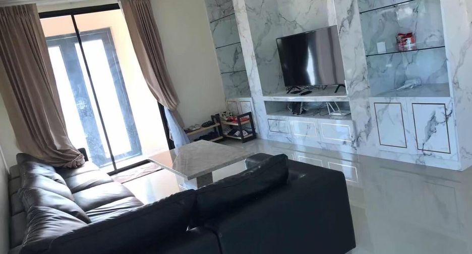 For rent 4 bedrooms villa in Bang Lamung, Chonburi