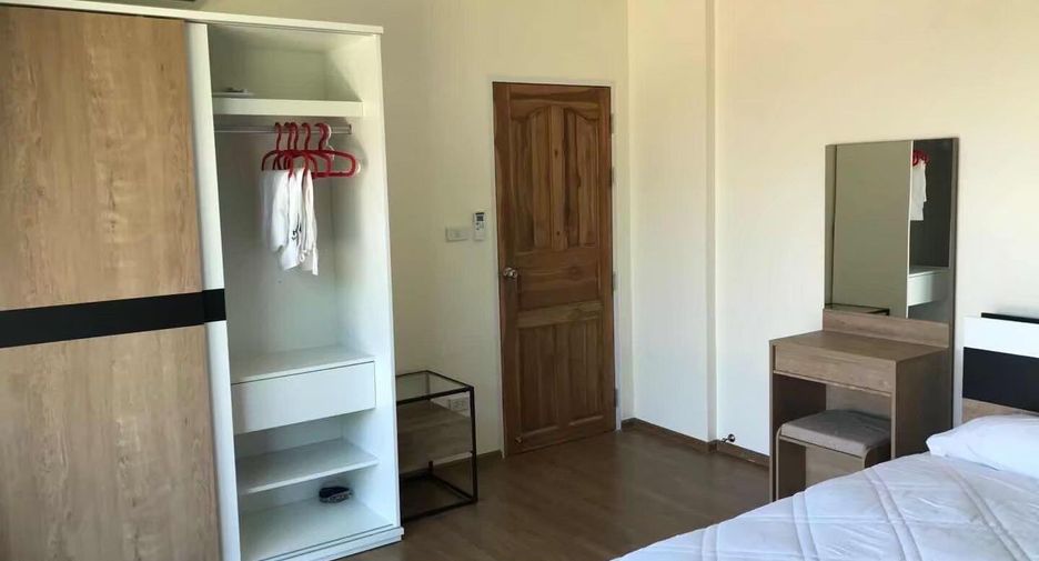 For rent 4 bedrooms villa in Bang Lamung, Chonburi
