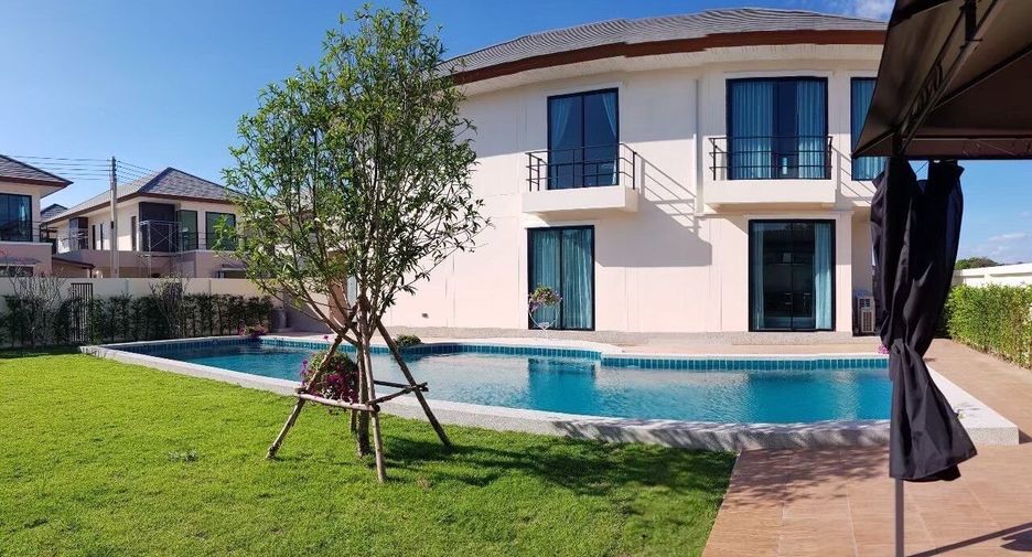 For rent 4 bedrooms villa in Bang Lamung, Chonburi