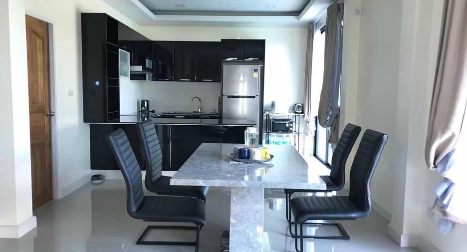 For rent 4 bedrooms villa in Bang Lamung, Chonburi