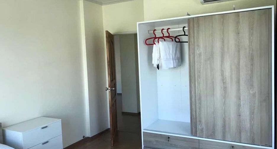 For rent 4 bedrooms villa in Bang Lamung, Chonburi