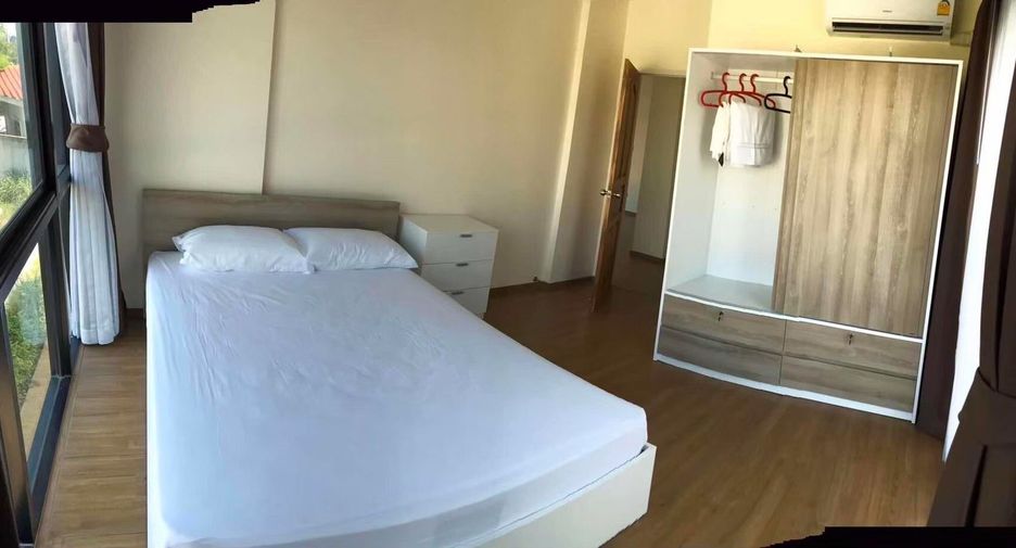 For rent 4 bedrooms villa in Bang Lamung, Chonburi