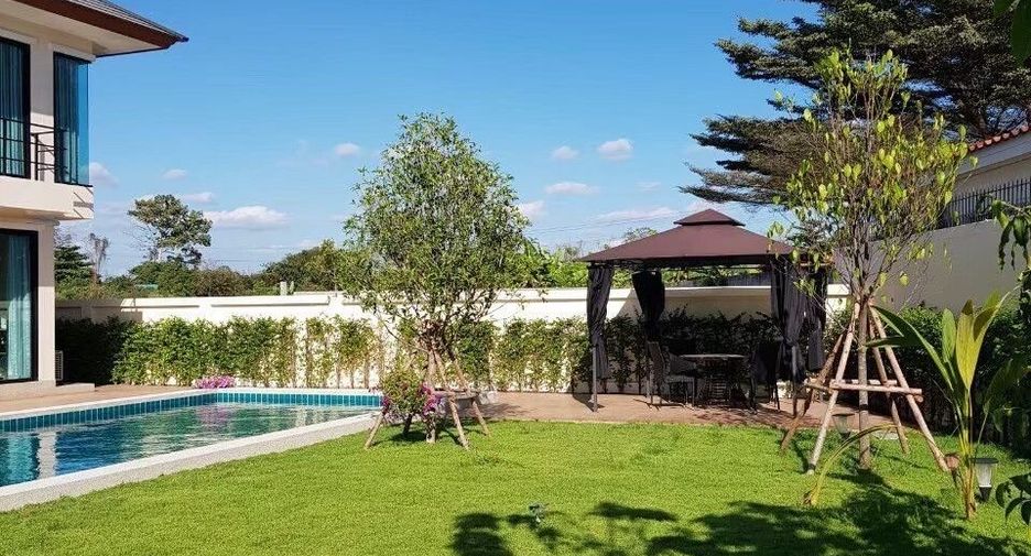 For rent 4 bedrooms villa in Bang Lamung, Chonburi