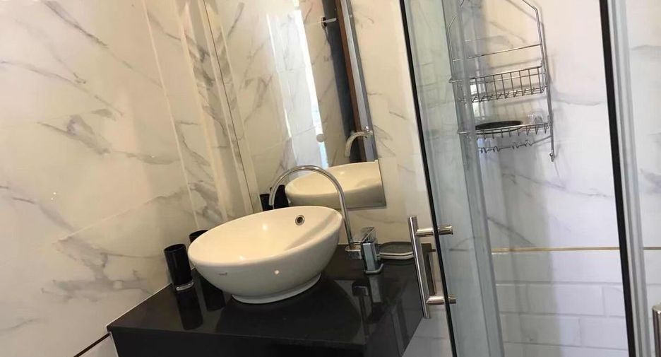 For rent 4 bedrooms villa in Bang Lamung, Chonburi