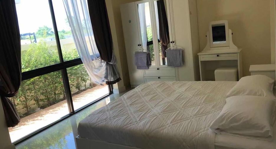 For rent 4 bedrooms villa in Bang Lamung, Chonburi