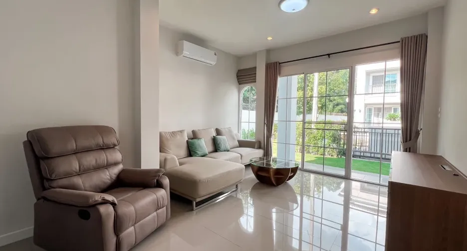 Haus zur Miete mit 3 Zimmer in San Kamphaeng, Chiang Mai