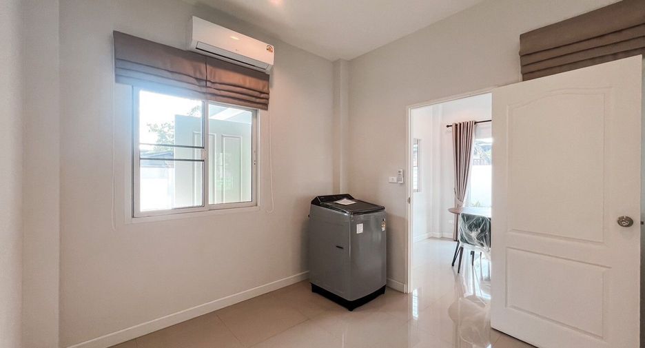 For rent 3 bedrooms house in San Kamphaeng, Chiang Mai