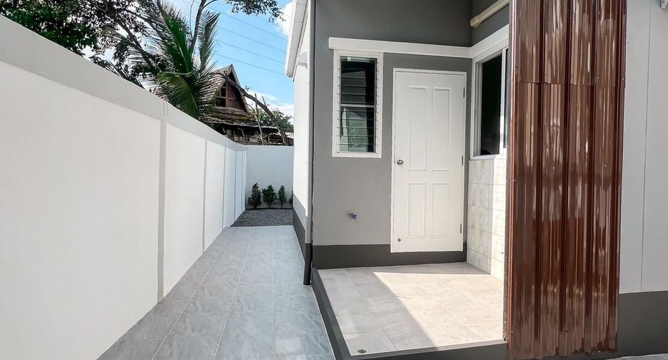 For rent 3 bedrooms house in San Kamphaeng, Chiang Mai