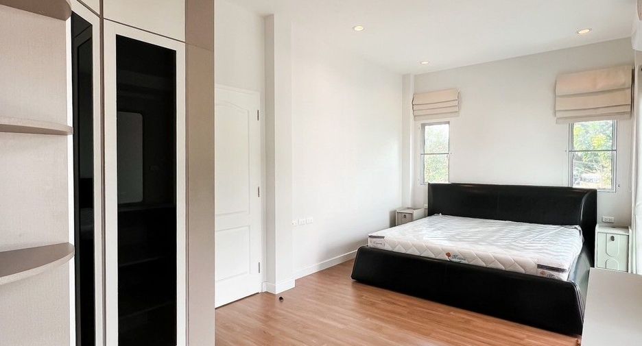 For rent 3 bedrooms house in San Kamphaeng, Chiang Mai