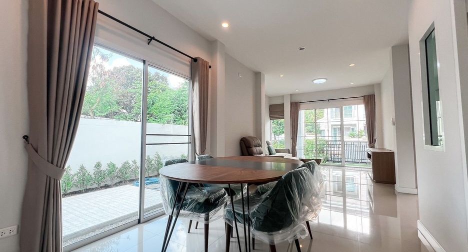 For rent 3 bedrooms house in San Kamphaeng, Chiang Mai