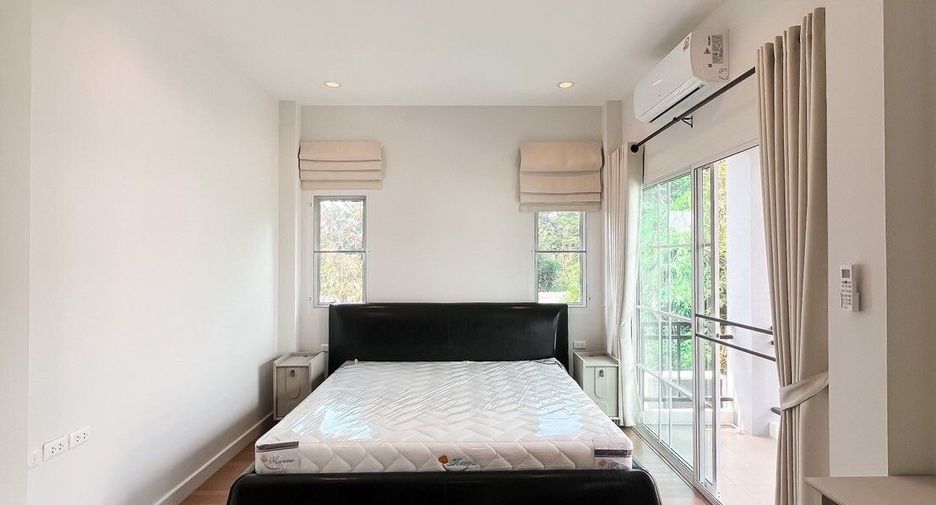 For rent 3 bedrooms house in San Kamphaeng, Chiang Mai