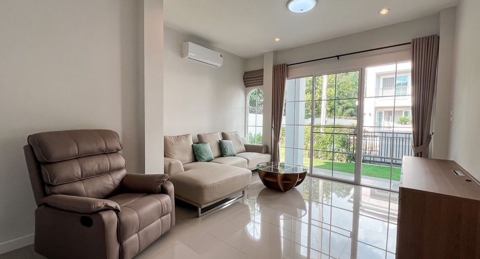For rent 3 bedrooms house in San Kamphaeng, Chiang Mai