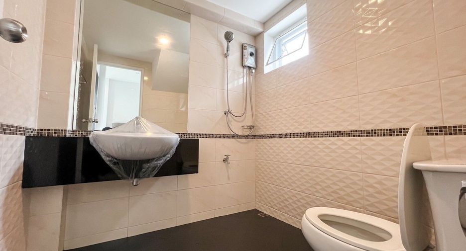 For rent 3 bedrooms house in San Kamphaeng, Chiang Mai