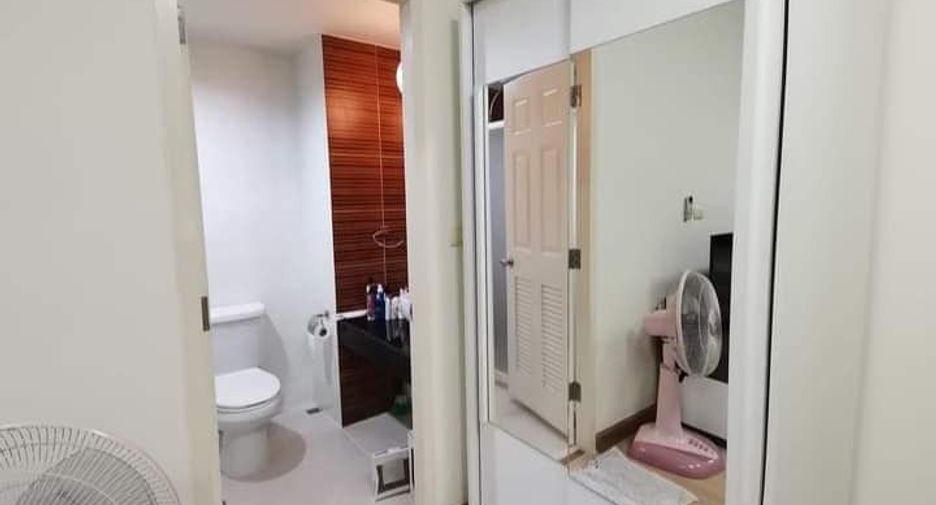 For sale 1 bed condo in Huai Khwang, Bangkok