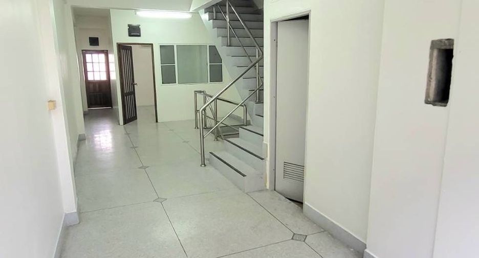 For sale and for rent 10 bedrooms retail Space in Bang Na, Bangkok