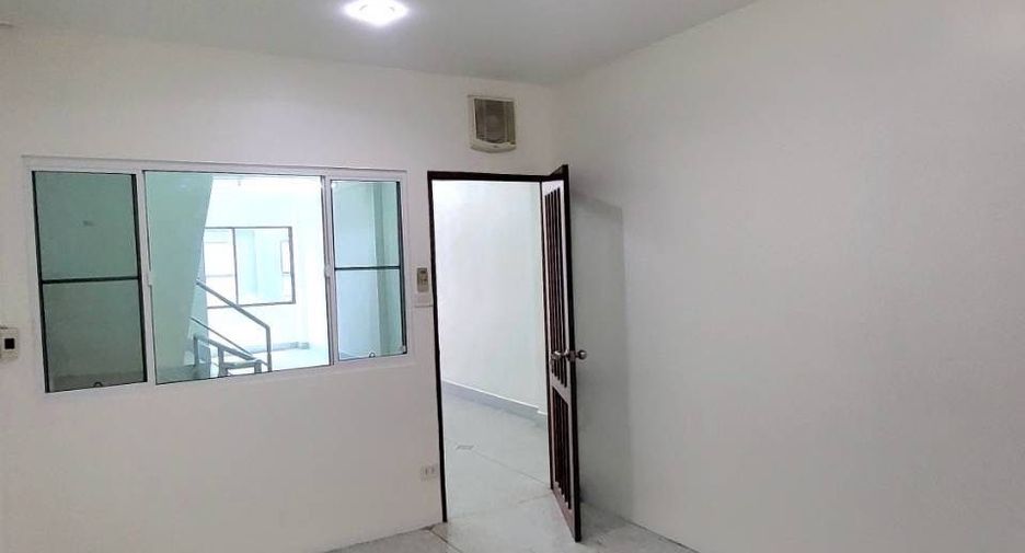 For sale and for rent 10 bedrooms retail Space in Bang Na, Bangkok
