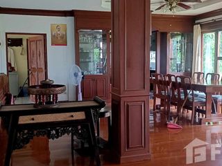 Villa zur Miete mit 5 Zimmer in Mueang Chiang Mai, Chiang Mai