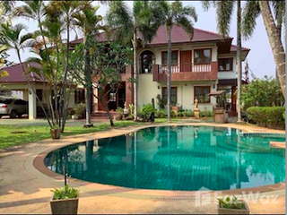 Villa zur Miete mit 5 Zimmer in Mueang Chiang Mai, Chiang Mai
