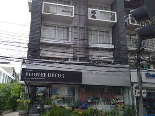 For sale 5 bedrooms house in Watthana, Bangkok