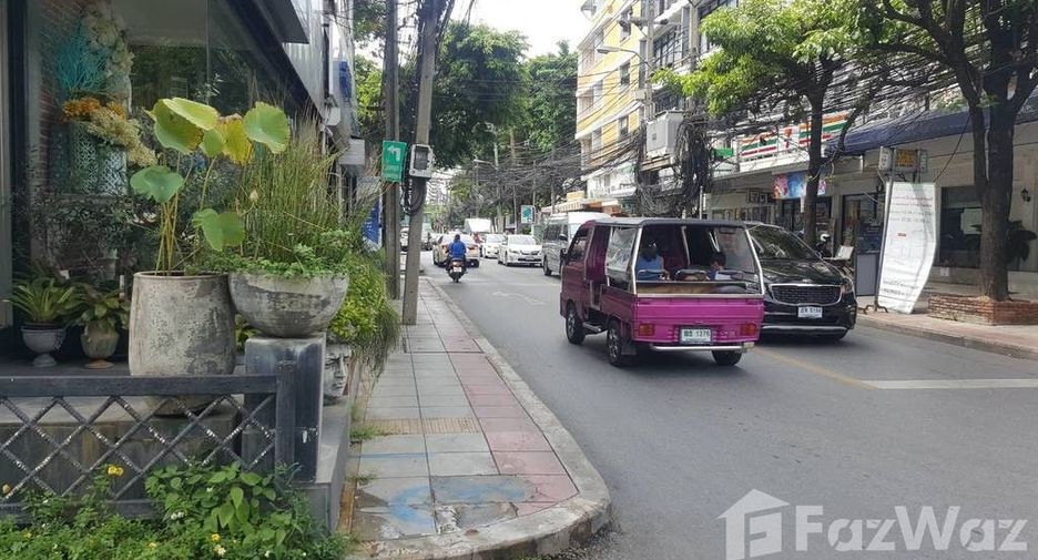 For sale 5 bedrooms house in Watthana, Bangkok