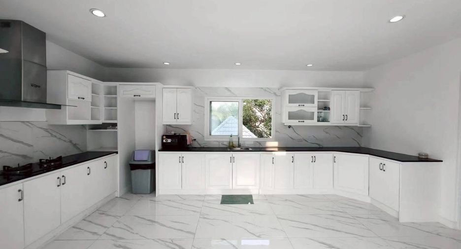 For sale 9 bedrooms house in Bang Lamung, Chonburi