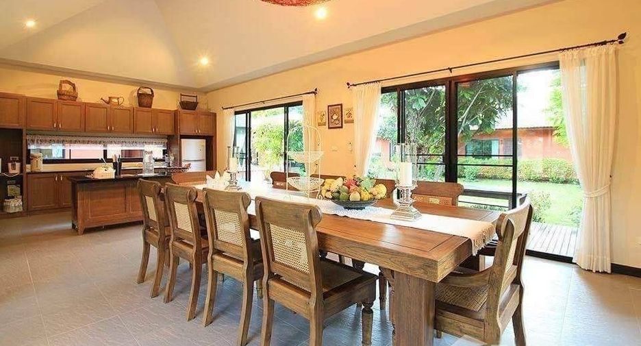 For sale 5 bedrooms villa in San Kamphaeng, Chiang Mai