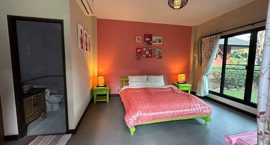 For sale 5 bedrooms villa in San Kamphaeng, Chiang Mai
