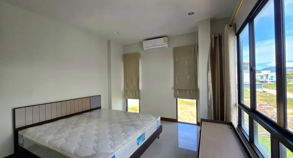 À louer 4 chambres villa à Cha Am, Phetchaburi