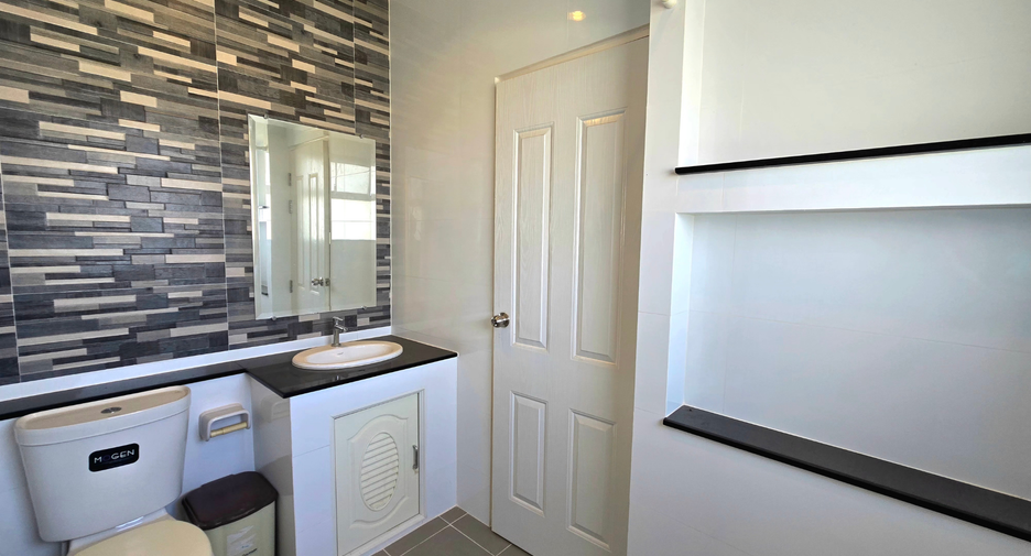 For rent 4 bedrooms villa in Cha Am, Phetchaburi