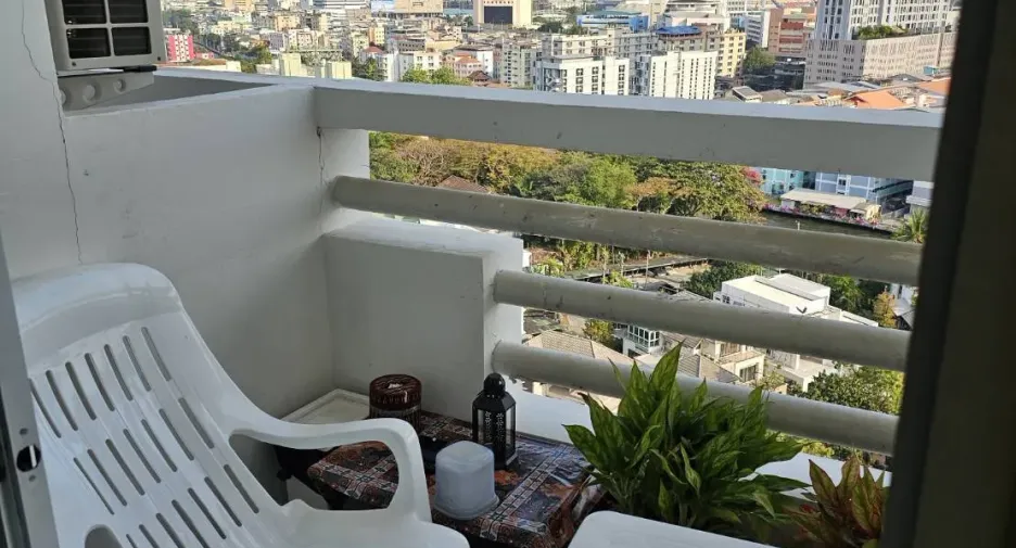 For sale and for rent 3 bedrooms condo in Bang Kapi, Bangkok
