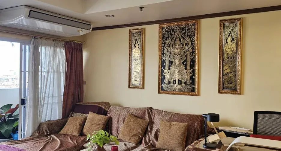 For sale and for rent 3 bedrooms condo in Bang Kapi, Bangkok
