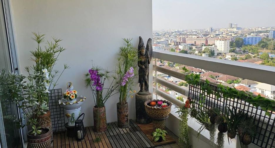 For sale and for rent 3 bedrooms condo in Bang Kapi, Bangkok