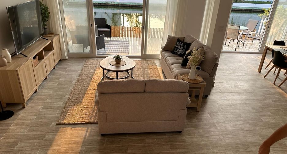 For sale 4 bedrooms townhouse in Mueang Phuket, Phuket