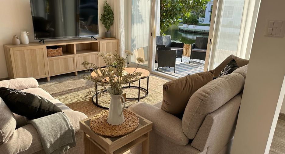 For sale 4 bedrooms townhouse in Mueang Phuket, Phuket