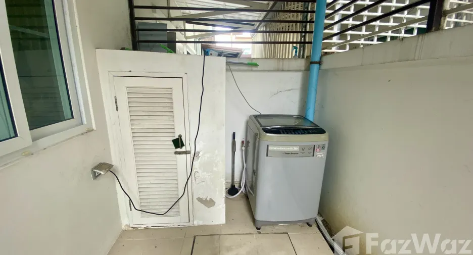For rent 2 bedrooms townhouse in Mueang Chiang Mai, Chiang Mai