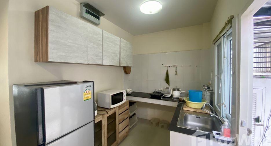 For rent 2 bedrooms townhouse in Mueang Chiang Mai, Chiang Mai
