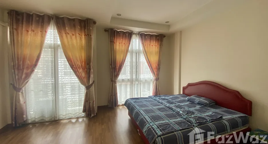 For rent 2 bedrooms townhouse in Mueang Chiang Mai, Chiang Mai