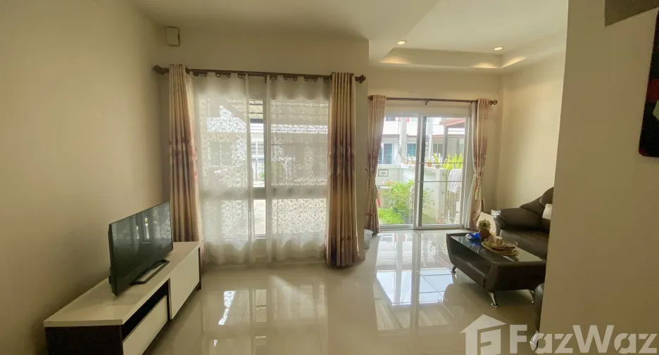 For rent 2 bedrooms townhouse in Mueang Chiang Mai, Chiang Mai