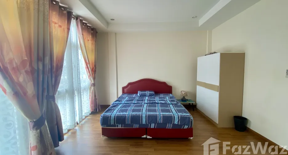 For rent 2 bedrooms townhouse in Mueang Chiang Mai, Chiang Mai