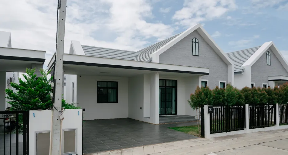 For sale 3 bedrooms house in Mueang Buriram, Buriram