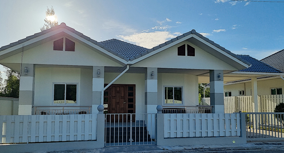 出售 3 卧室 独立屋 在 Cha-Am, Phetchaburi