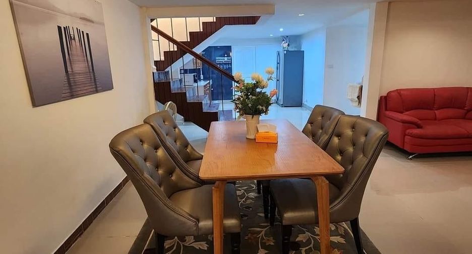 For rent 4 bedrooms house in Bang Lamung, Chonburi