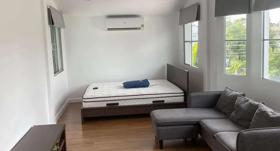 À louer 3 chambres maison à Bang Bua Thong, Nonthaburi